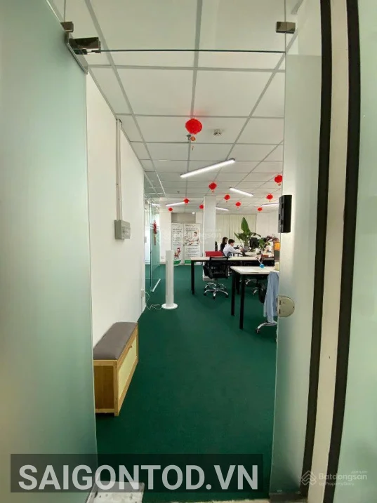 Cho thuê văn phòng mặt tiền đường Nguyễn Văn Trỗi phường 10 Quận phú nhuận 140m2 28tr/tháng free xe